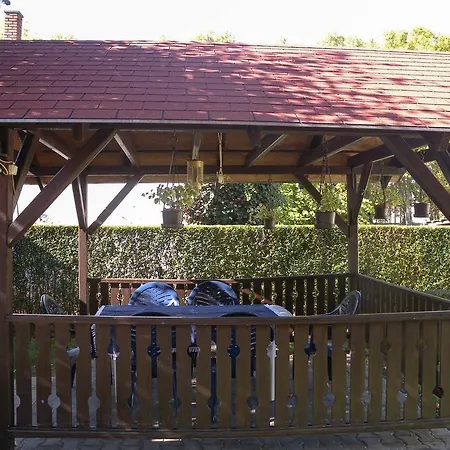 別荘 4-Bedroom Holiday Home In Balatonboglar/Balaton 18221